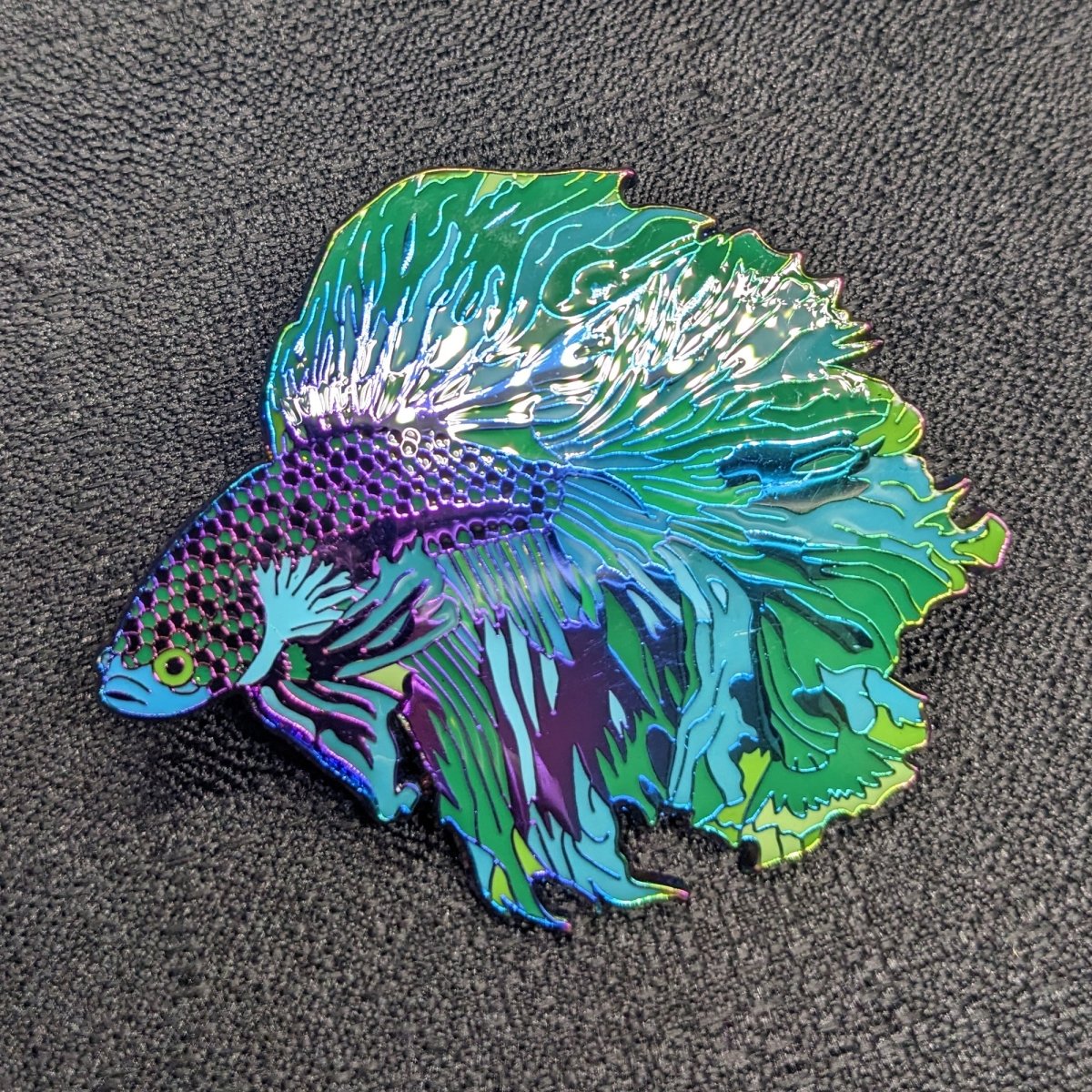 Green Wave Betta Fish Enamel Pin (B Grade)