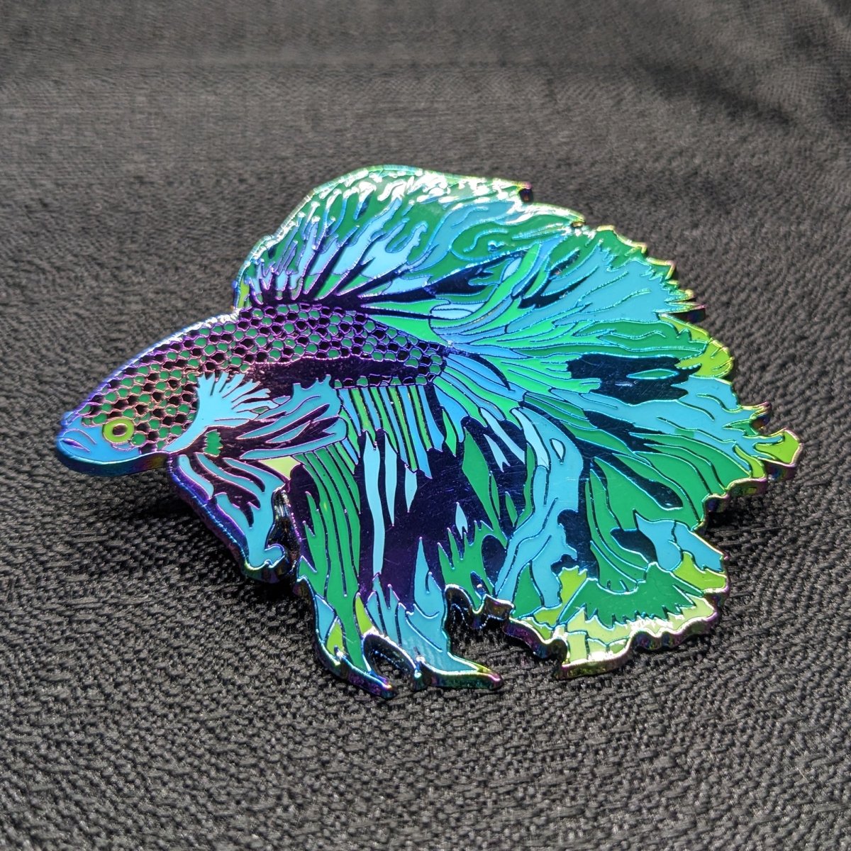 Green Wave Betta Fish Enamel Pin (B Grade)