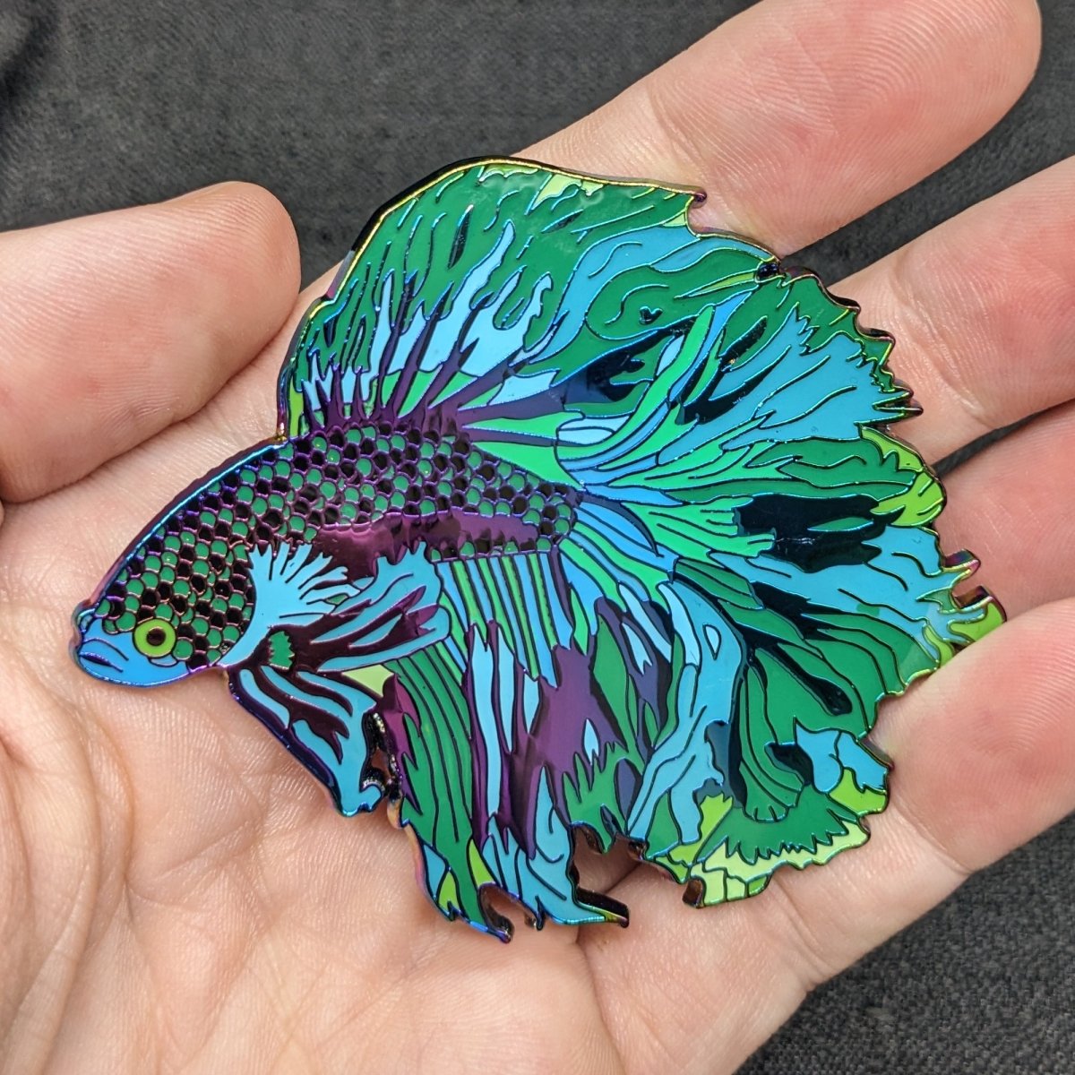 Green Wave Betta Fish Enamel Pin (B Grade)