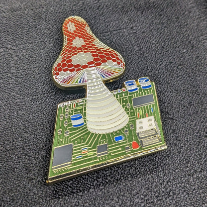 USB Toadstool Enamel Pin (LE50) (B Grade)